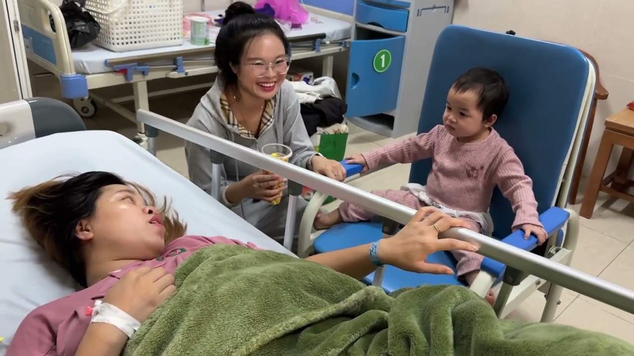 Cô yến ra chăm mẹ sen đẻ
