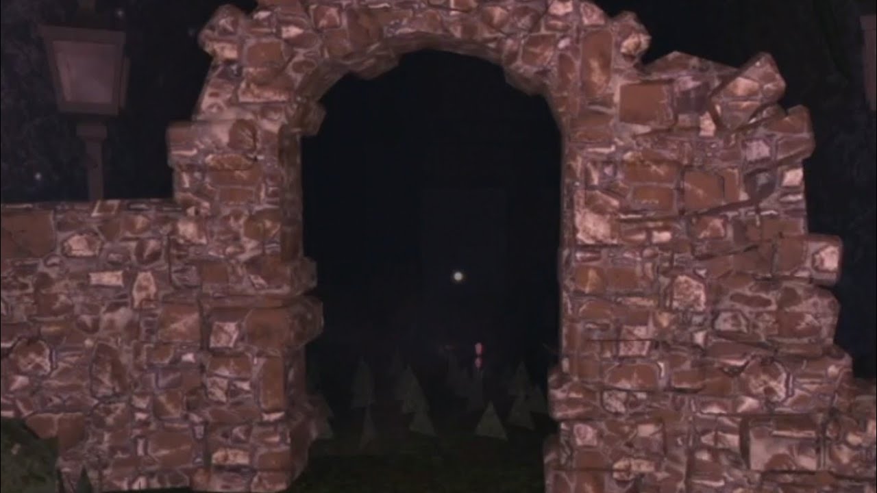 It's hunting me - Roblox DOORS