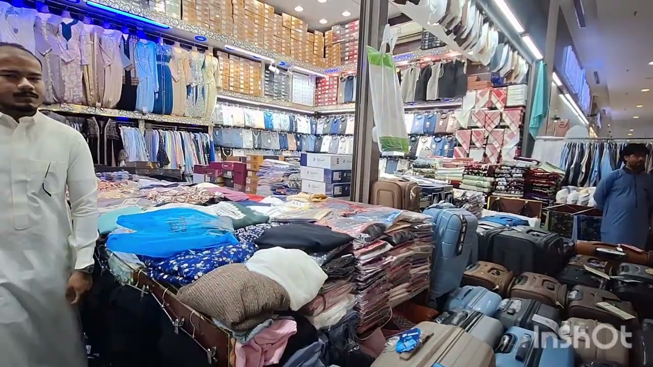 *"جولتنا أنا ومتابعي 🤍 من الكعكية إلى سوق الواحة 🛍️ عبايات وهدايا رائعة 👗🎁 بأسعار مناسبة 💸✨"🇲🇦🇸🇦