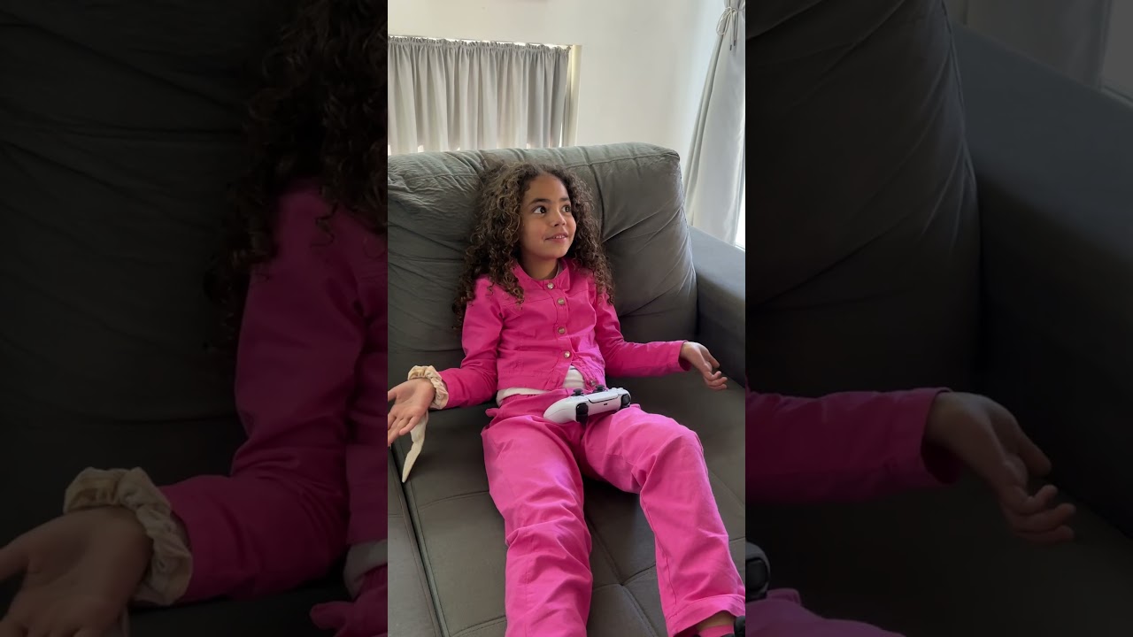 QUEM &Eacute; O BEB&Ecirc; DA MAM&Atilde;E??? 🤣🤣🤣 #m&atilde;e #filha #m&atilde;eefilha #bebe #perolareis #humor