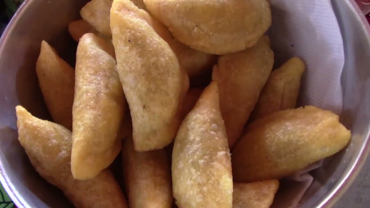 O PASTEL DE FARINHA DE MILHO EM CACHOEIRA DE MINAS