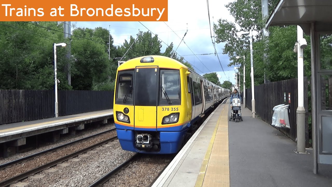 London Overground: Trains at Brondesbury