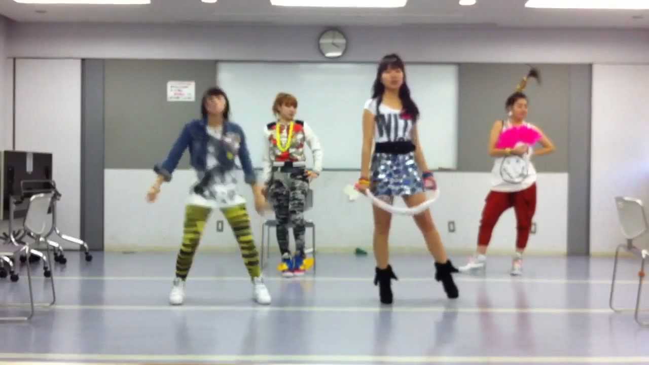 2NE1 