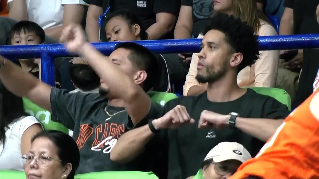 Enciso, Norwood CAUGHT DANCING while watching PVL action 🕺🏻 | 2026 PVL All-Filipino Conference