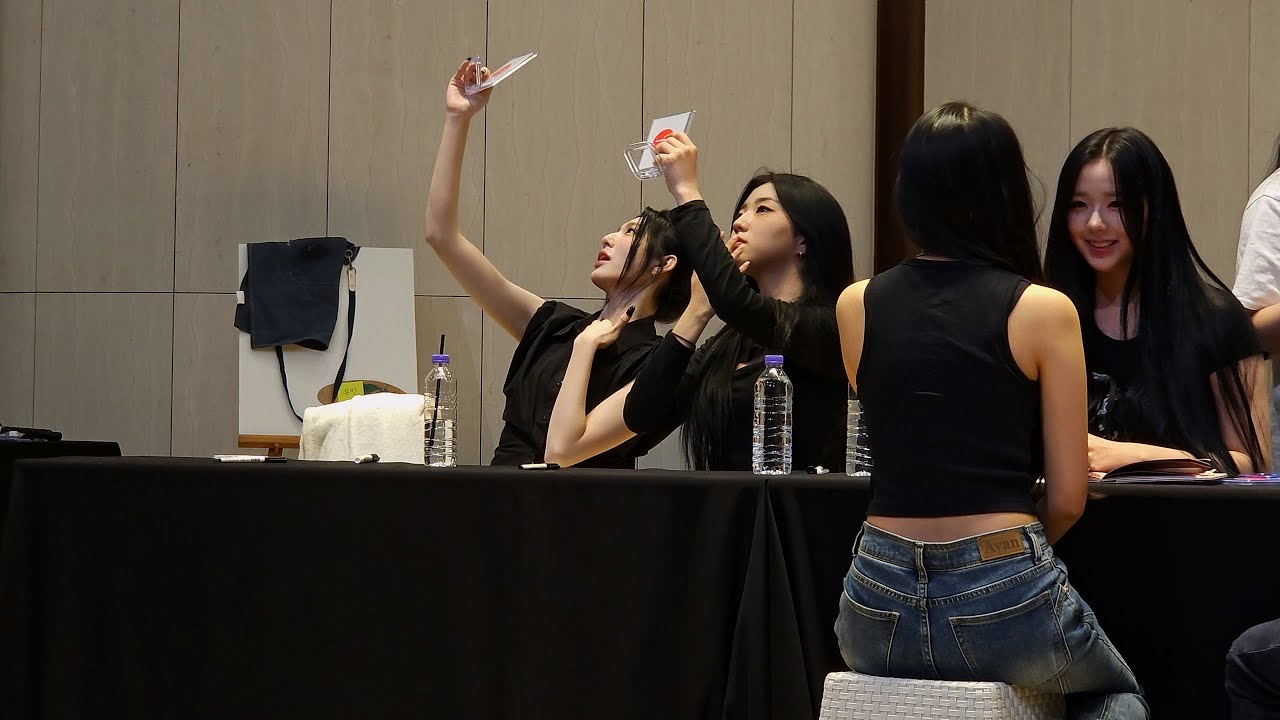 240817 트리플에스(tripleS) reaction 직캠(fancam) @fansign 팬싸인회