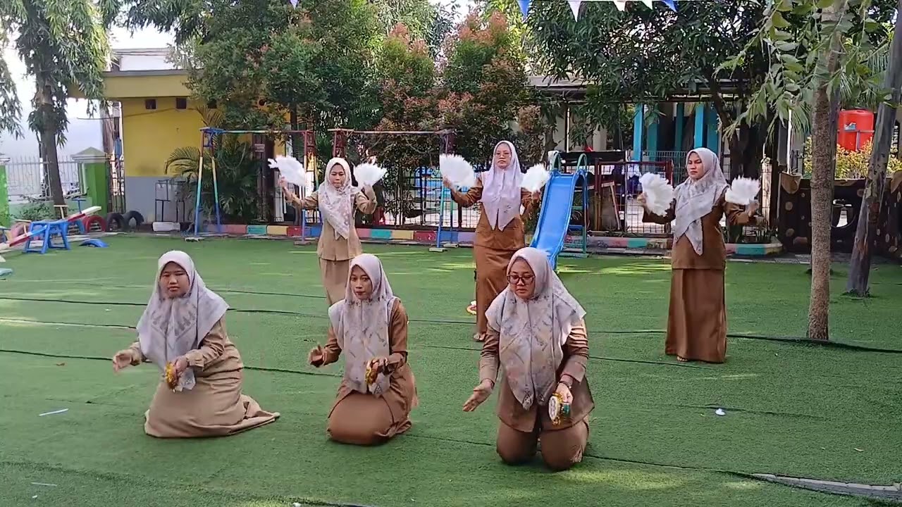 Tari NIRMALA guru 