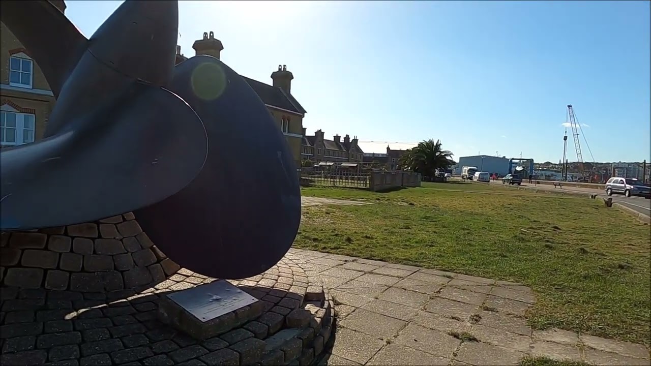 Virtual Walk - Waverley Park Holiday Centre To East Cowes Shops - Isle Of Wight - February 2022