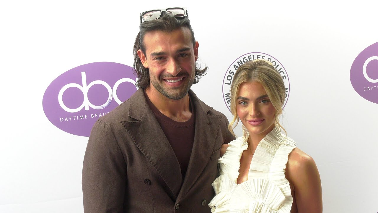 Сэм Асгари и Брук Ирвин на фиолетовой дорожке 7-й ежегодной премии Daytime Beauty Awards