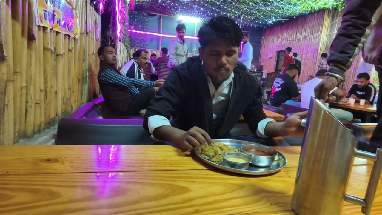 Sanwariya Seth Darshan Ke Baad Kahan Khaye? 👍| Radha Rani Restaurant Pure Veg Review