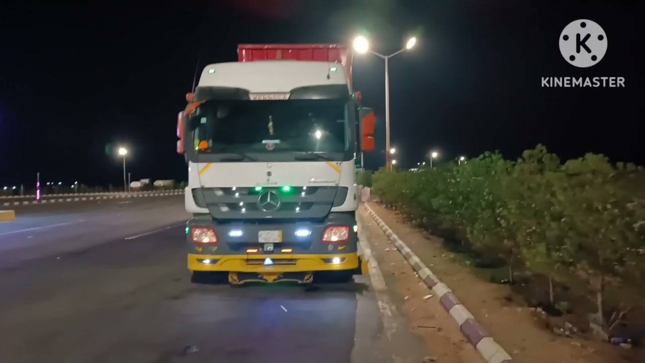 Saudi trucklife ഇവിടുത്തെ petrol പമ്പ് കാണാം/12 മണിക്കൂർ ട്രക്ക്ഓടിച്ചാൽ എത്ര k m ഓടാം ? 800km part3