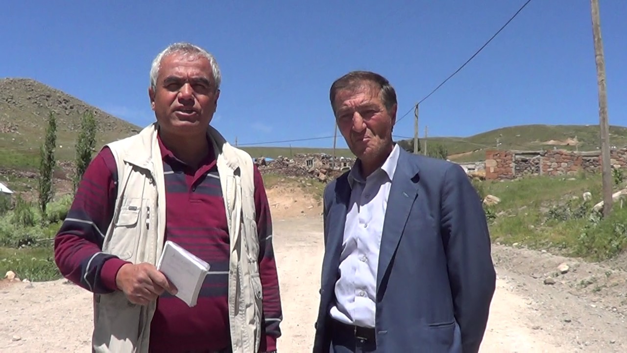PASİNLER KIZILÖREN MAHALLESİ MUHTARI İSMAİL GÜVEN, MAHALLE YOLUMUZ BU ÇAĞDA TOPRAK, NE ZAMAN ASFALTL