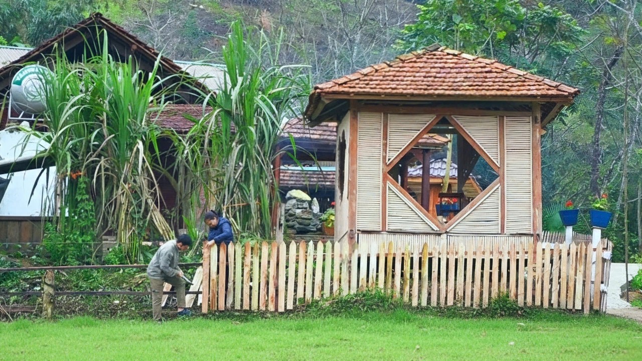 KONG & NHAT erected additional beautiful fences around the farm. Preparing for Tet (Lunar New Year)