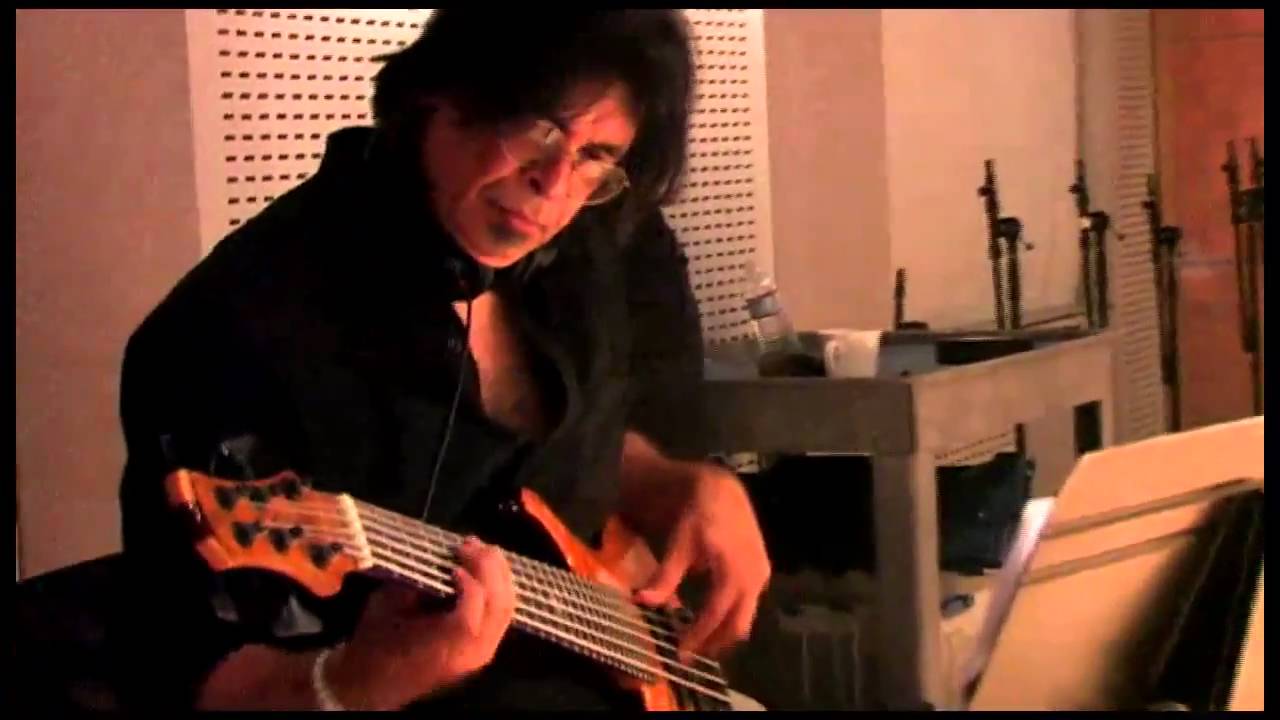 Yellowjackets - Jimmy Haslip - The Left-Handed Bassist