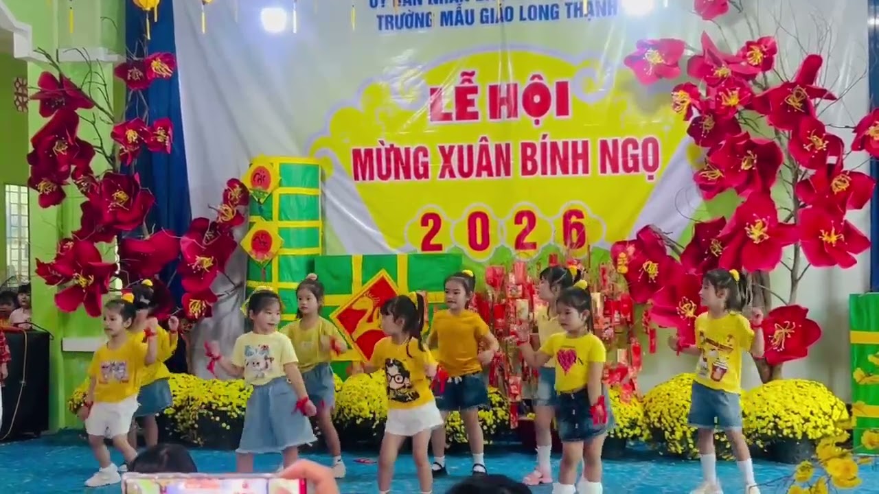 Nhảy mừng xuân của em gái rịu 2026