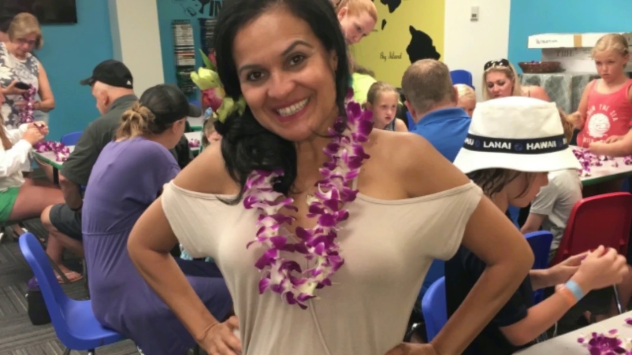 COMO HACER LOS FAMOSOS COLLARES HAWAIIANOS CON LA FLOR PLUMERIA