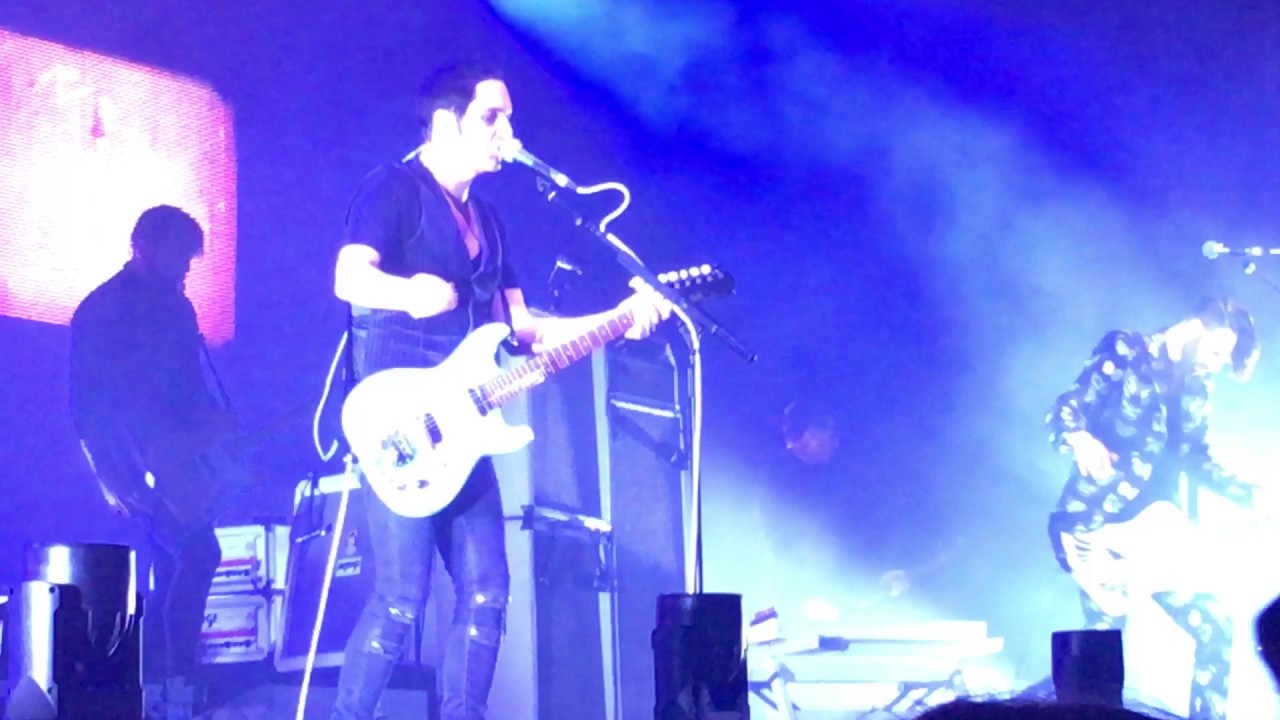 Placebo - Prot&egrave;ge-moi (Live Paris 2016)