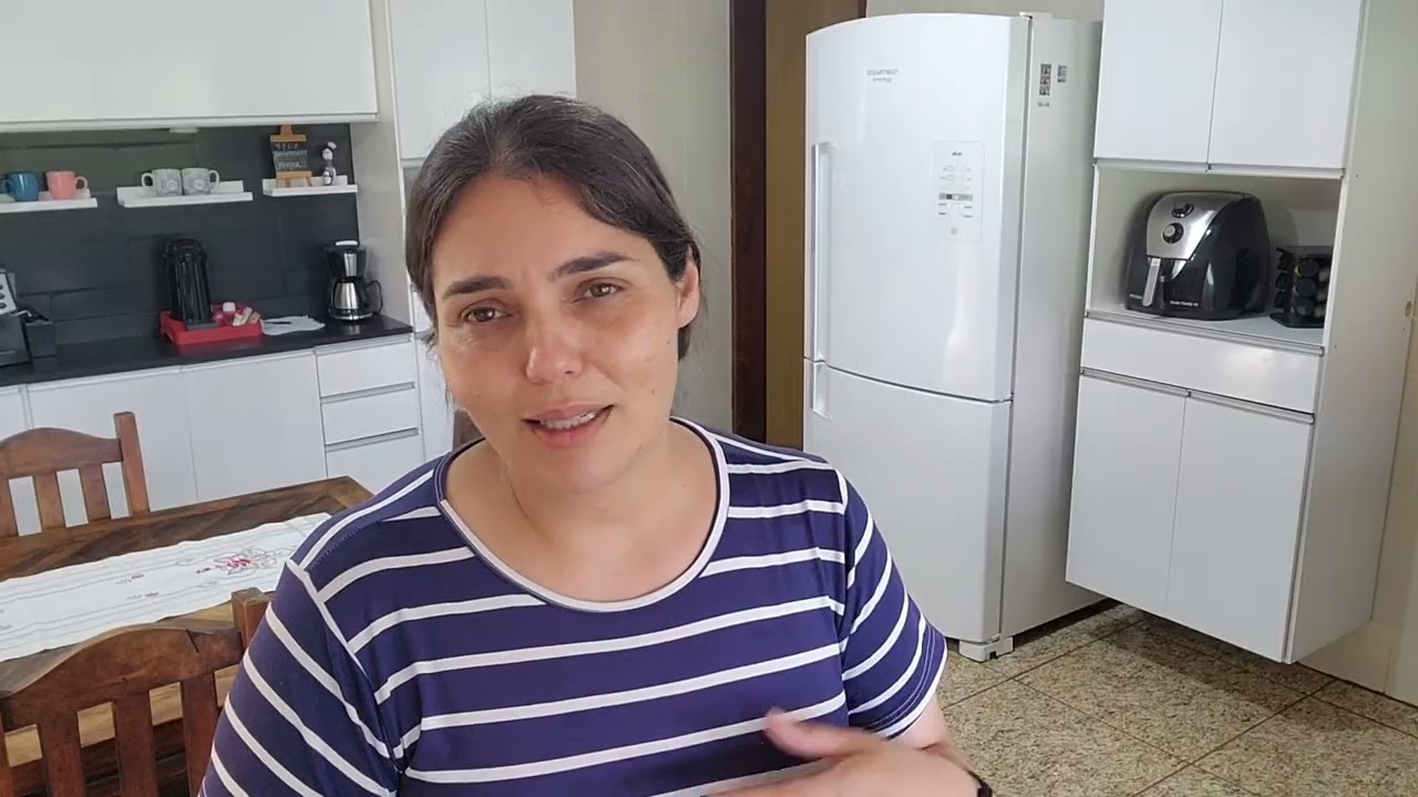 Vlog/nosso lar  abençoado/a saudade ja está batendo/almoçamos fora/chovendo dentro de casa