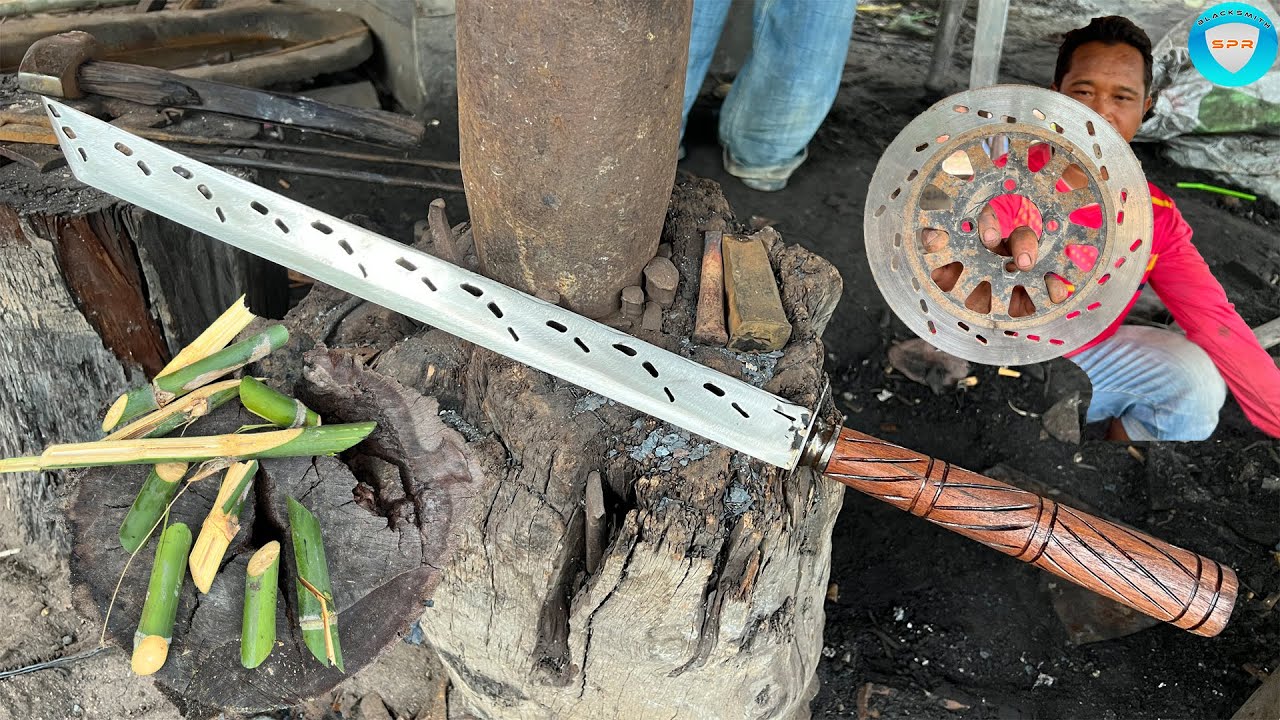 TURNING BROKEN SPROCKET INTO A VERY BEAUTIFUL SWORD\Blacksmith SPR.