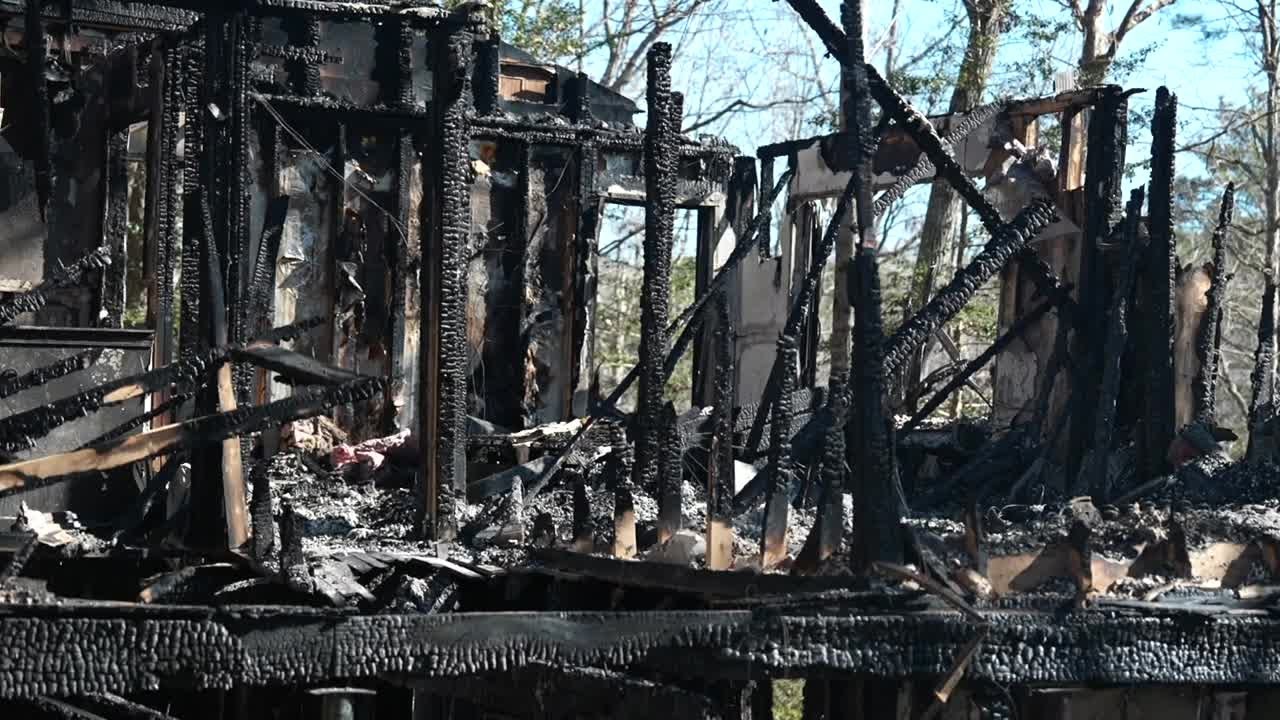 Virginia family of 10 loses everything in house fire, New Kent community helps