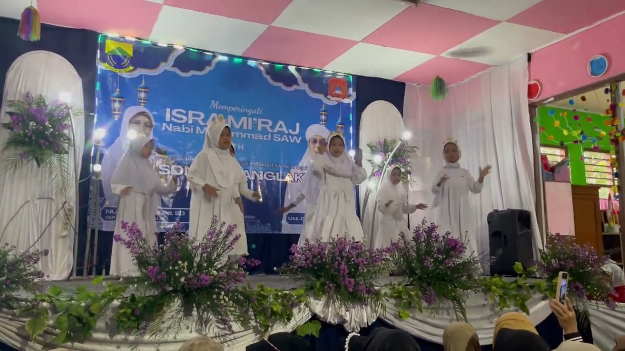 Tari kreasi Islamic Rahmatun lil Alameen “ Isra Mi’raj “ SD SINDANGLAKA” Alma DKK