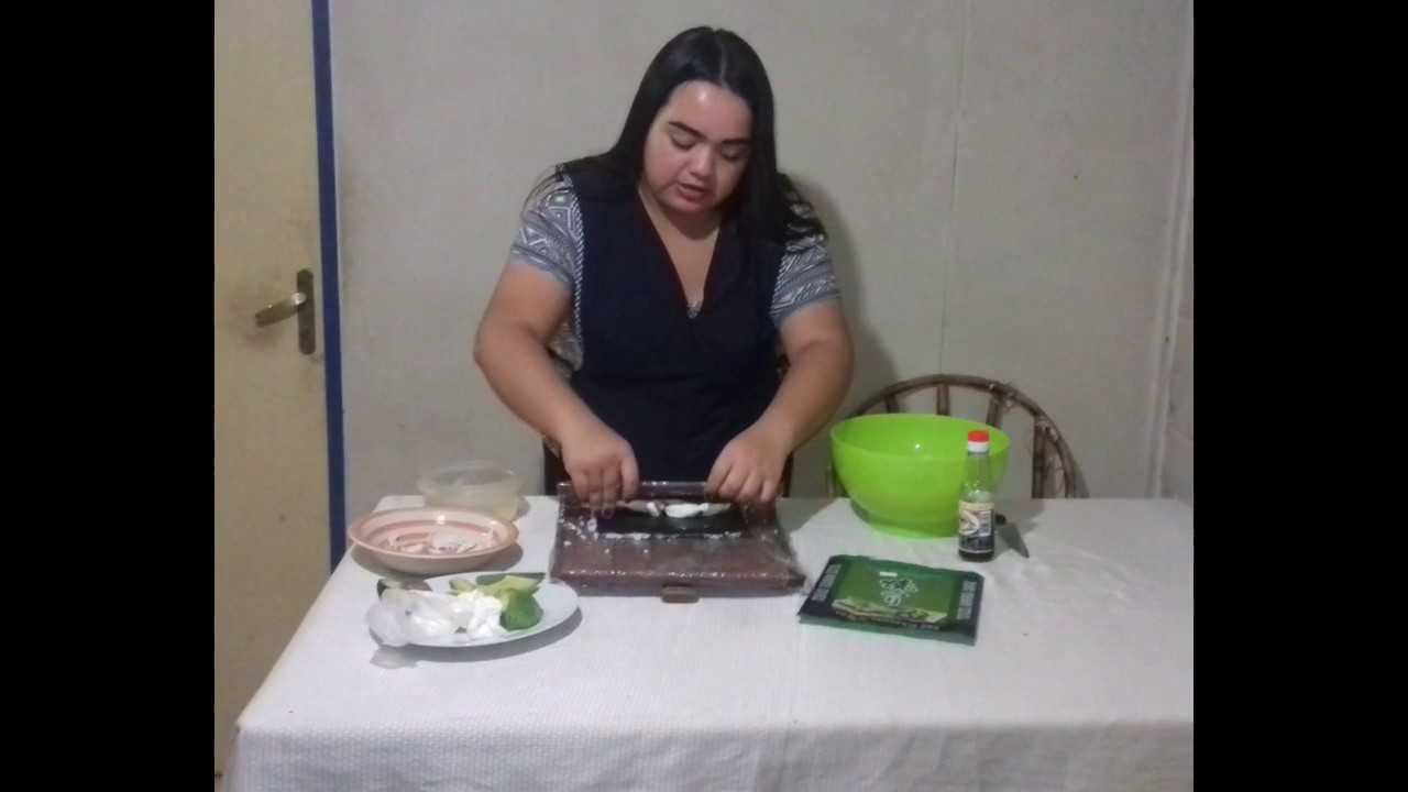 COMO HACER SUSHI DE POLLO ENVUELTO EN PALTA.