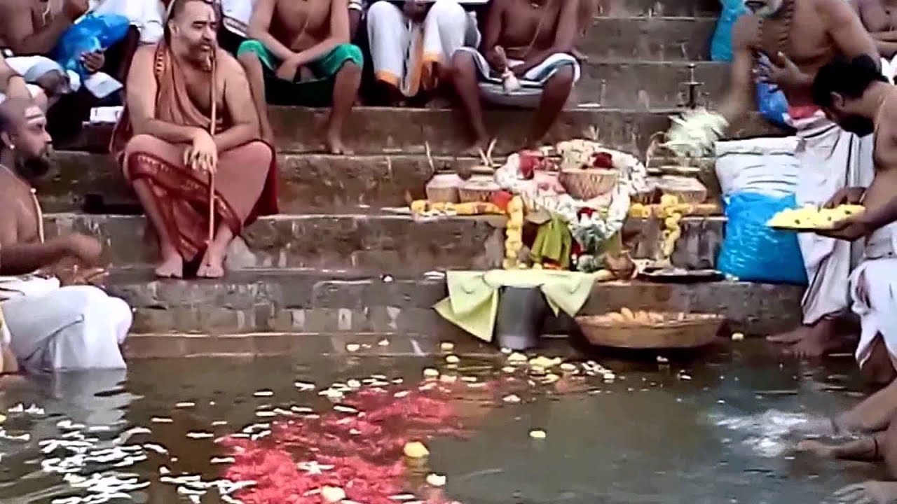 All 3 Kanchi Achariyas (HH MahaPeriva, HH PudhuPeriva and HH BalaPeriva) Cauvery Snanam at a Glance