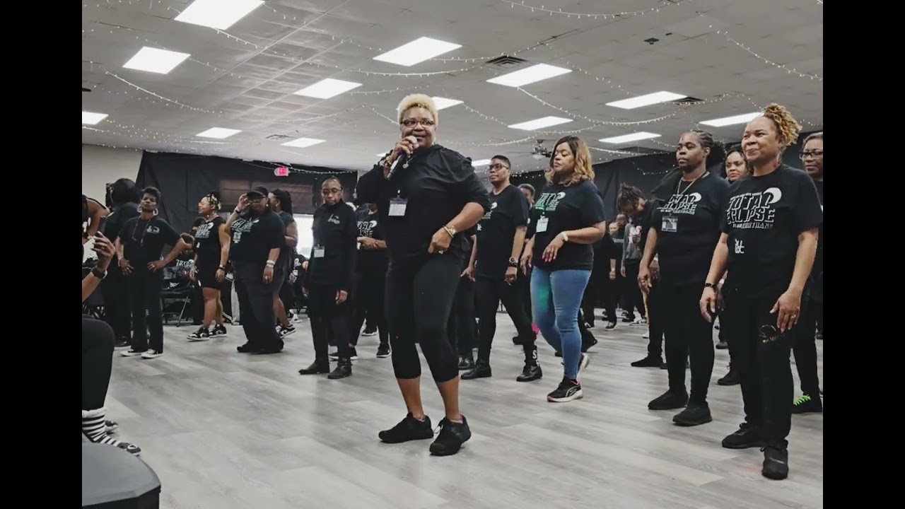 LOVE IN THE MIDDLE LINE DANCE  creator Alicia Williams taught by Linda Simms