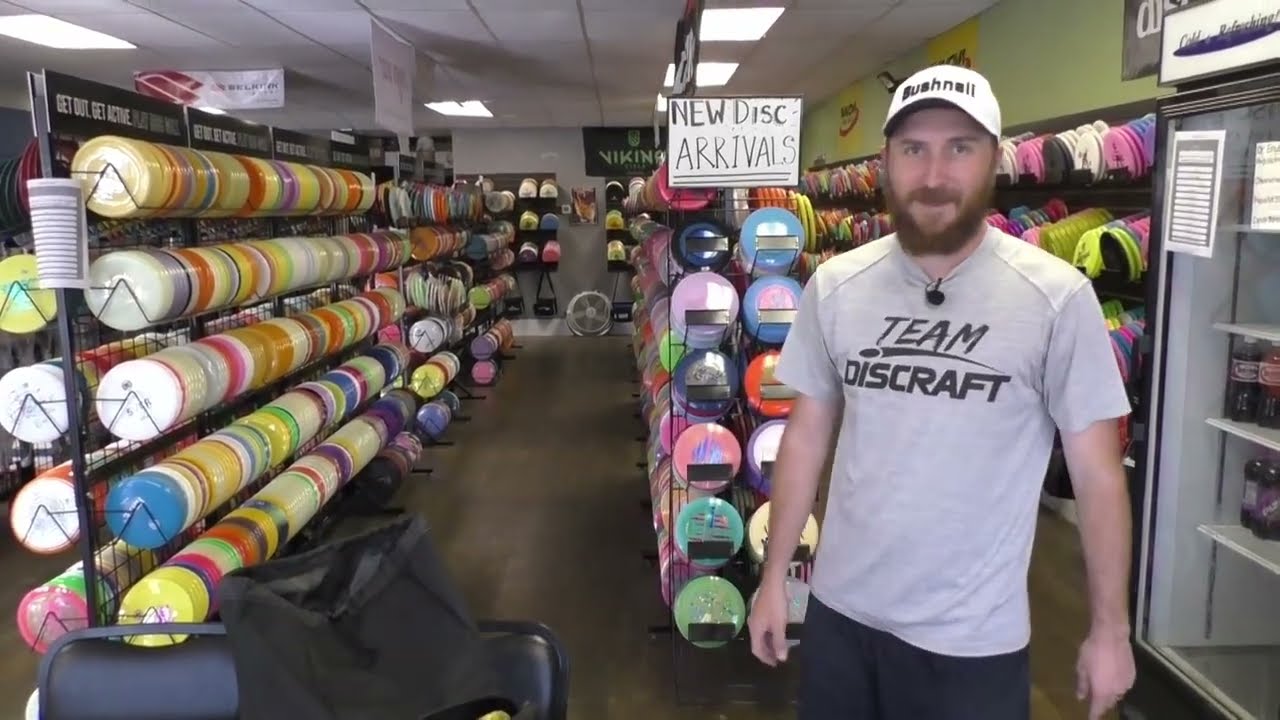 Chris Dickerson Builds a Discraft Bag for Max