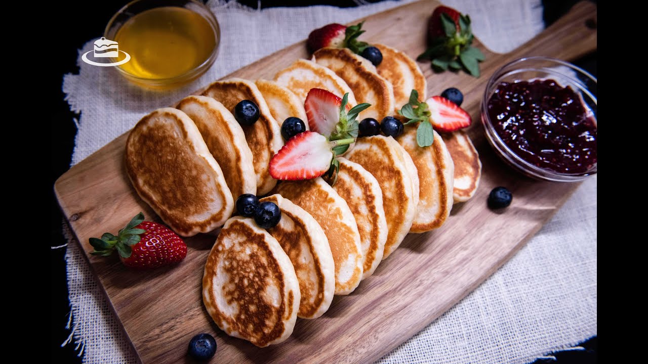 Oladii  - Clatite Rusesti pe Baza de Drojdie / Oladushki - Russian Pancakes (EN. SUB.)