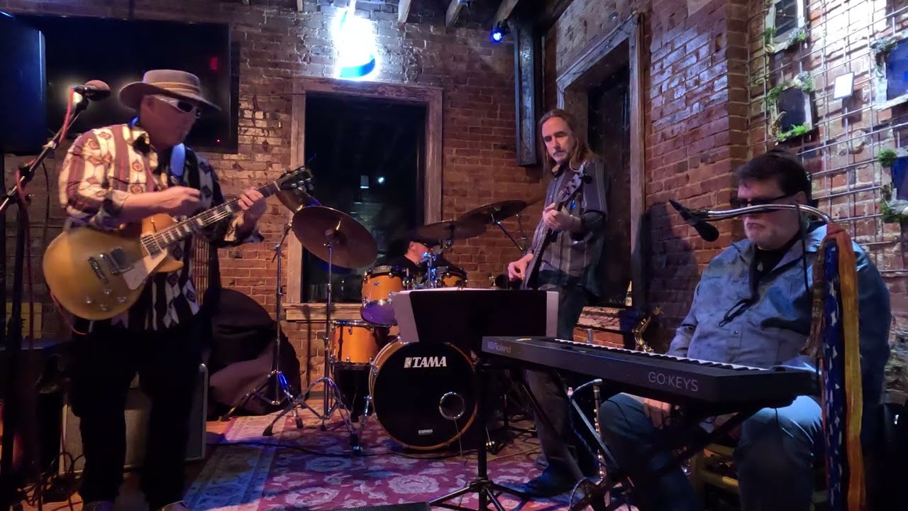 Randy Stephens and the Groove Makers @  Summa Taphouse 01 30 26  Set 8