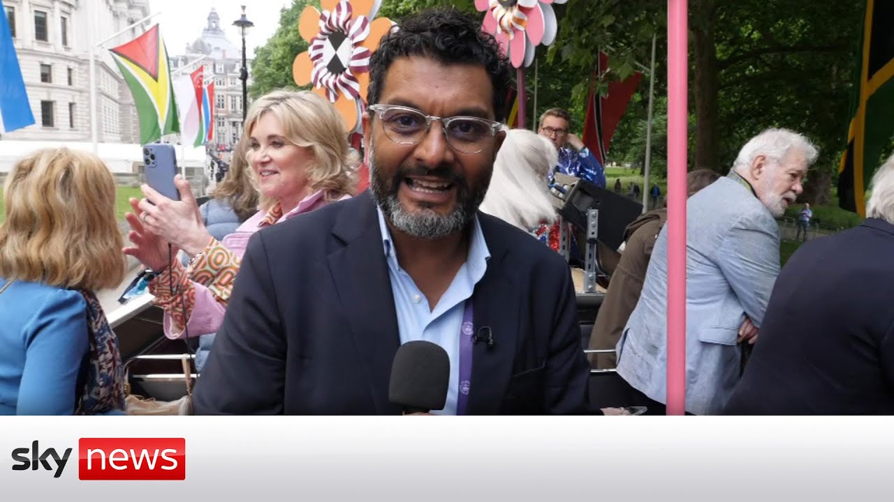 Celebrities board decade themed buses for the Platinum Jubilee Pageant