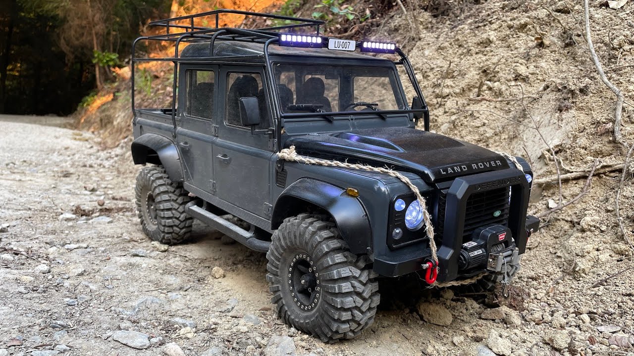 Worlds biggest RC James Bond 007 Spectre Defender with DIY V8 sound