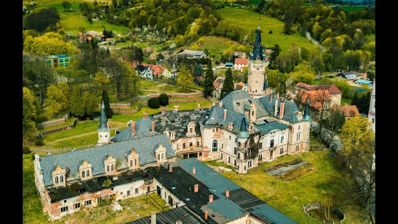 PAŁAC W BOŻKOWIE Z DRONA [4K]