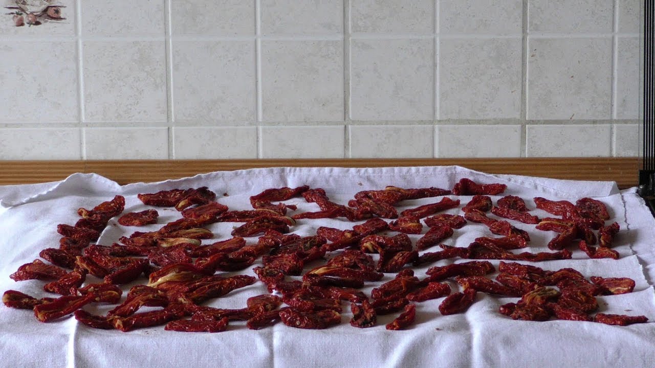 Pomodori secchi sott' olio fatti in casa con l'essiccatrice ricetta della nonna