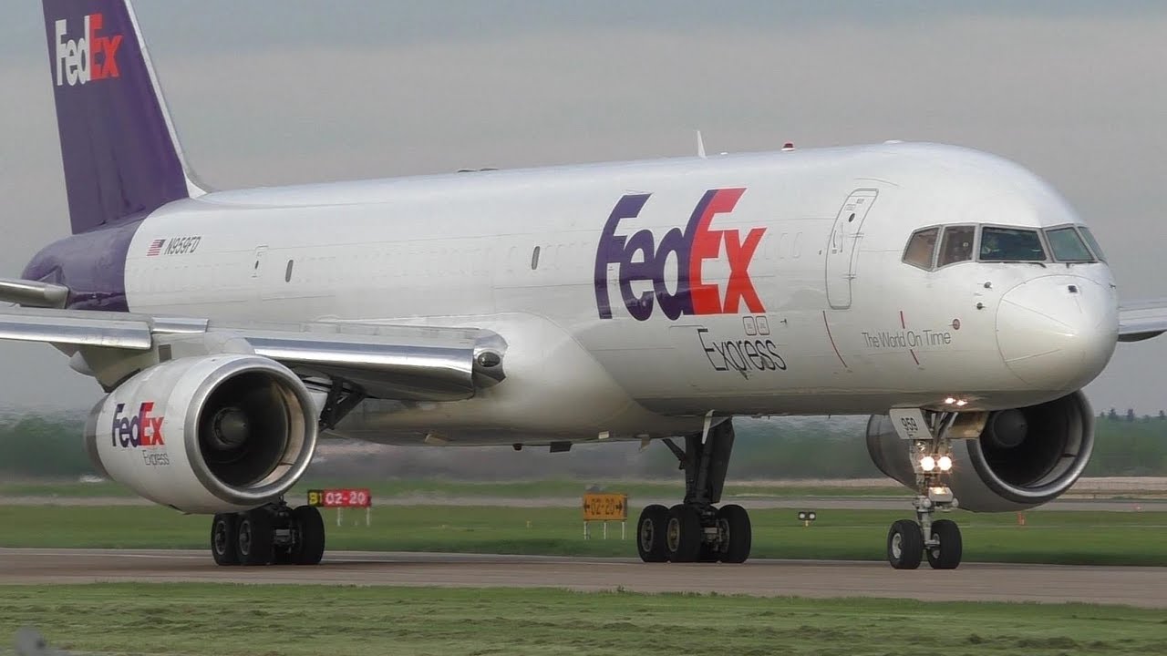FedEx 757-236SF [N959FD] Landing and Close Up Taxi at Edmonton Airport ᴴᴰ