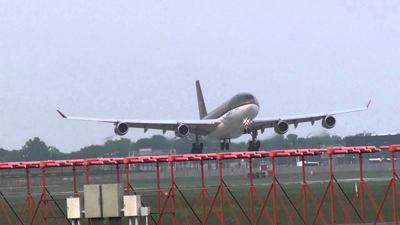 Royal Jordanian A342 landing on runway 06R at YUL