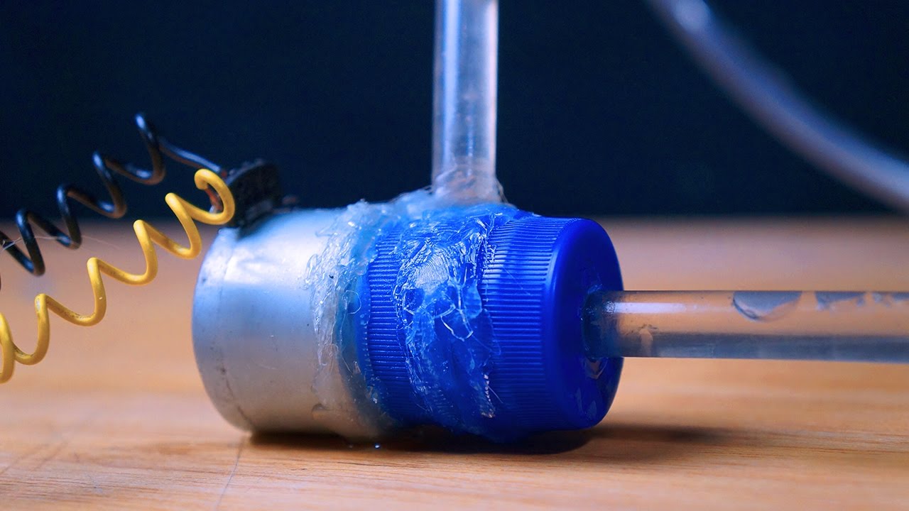 COMO FAZER UMA MINI BOMBA D’ ÁGUA CASEIRA - SERÁ QUE FUNCIONA?