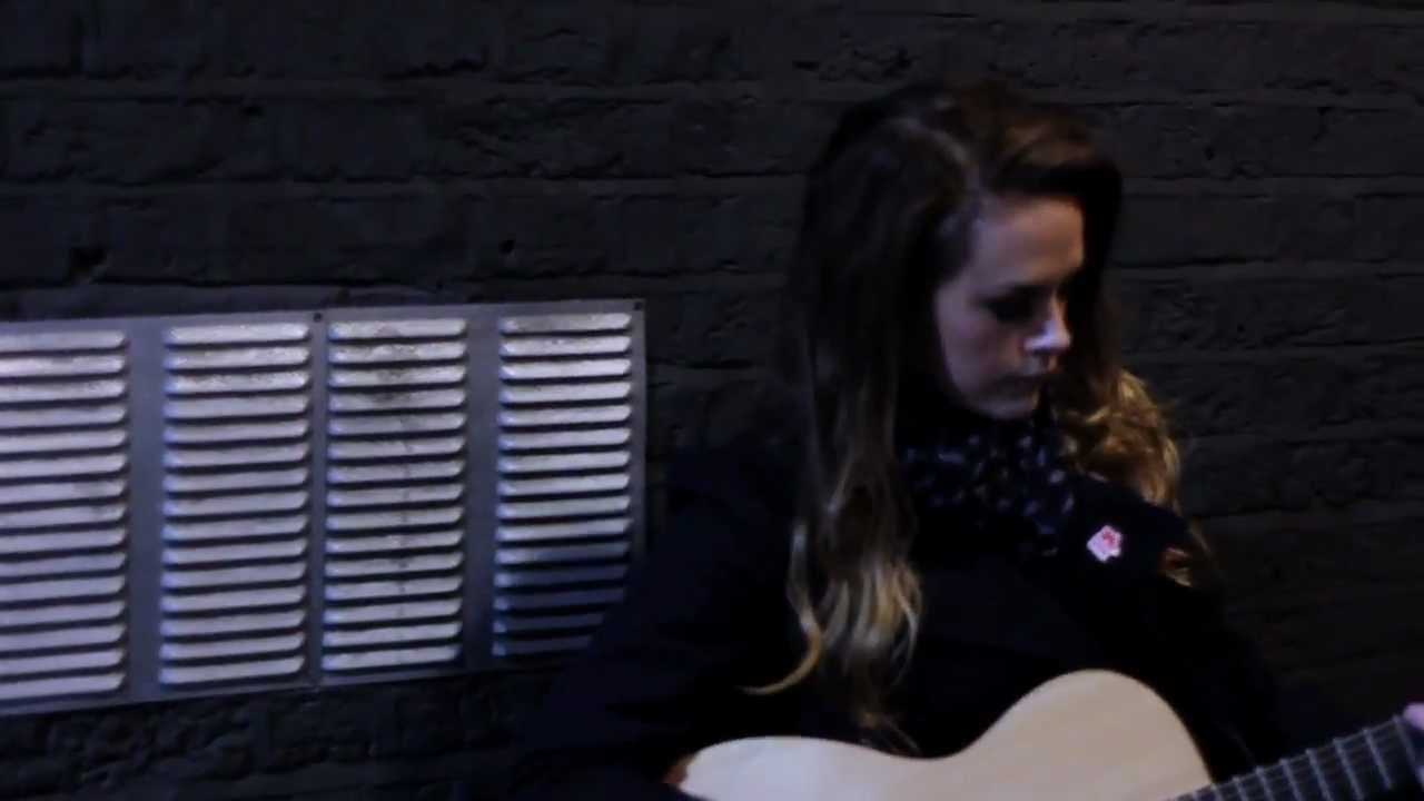 [live] phoebe ray.mov