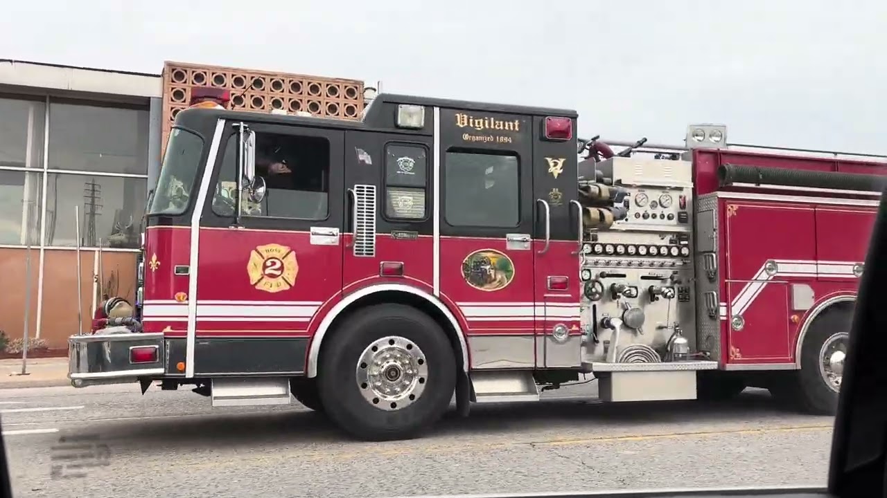 Freeport Fire Department Engine 212 Cruising on the road 1/11/26