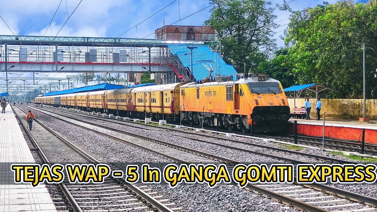 Rare Tejas Wap-5 | Tejas Wap-5 With Ganga Gomti Express | Departing Raebareli Jn| Raebareli Railways
