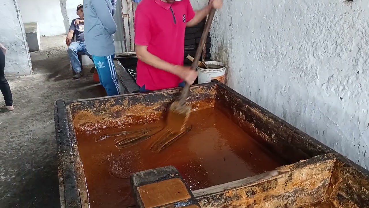 Fazendo Rapadura em sitio terravermelhaaurorace