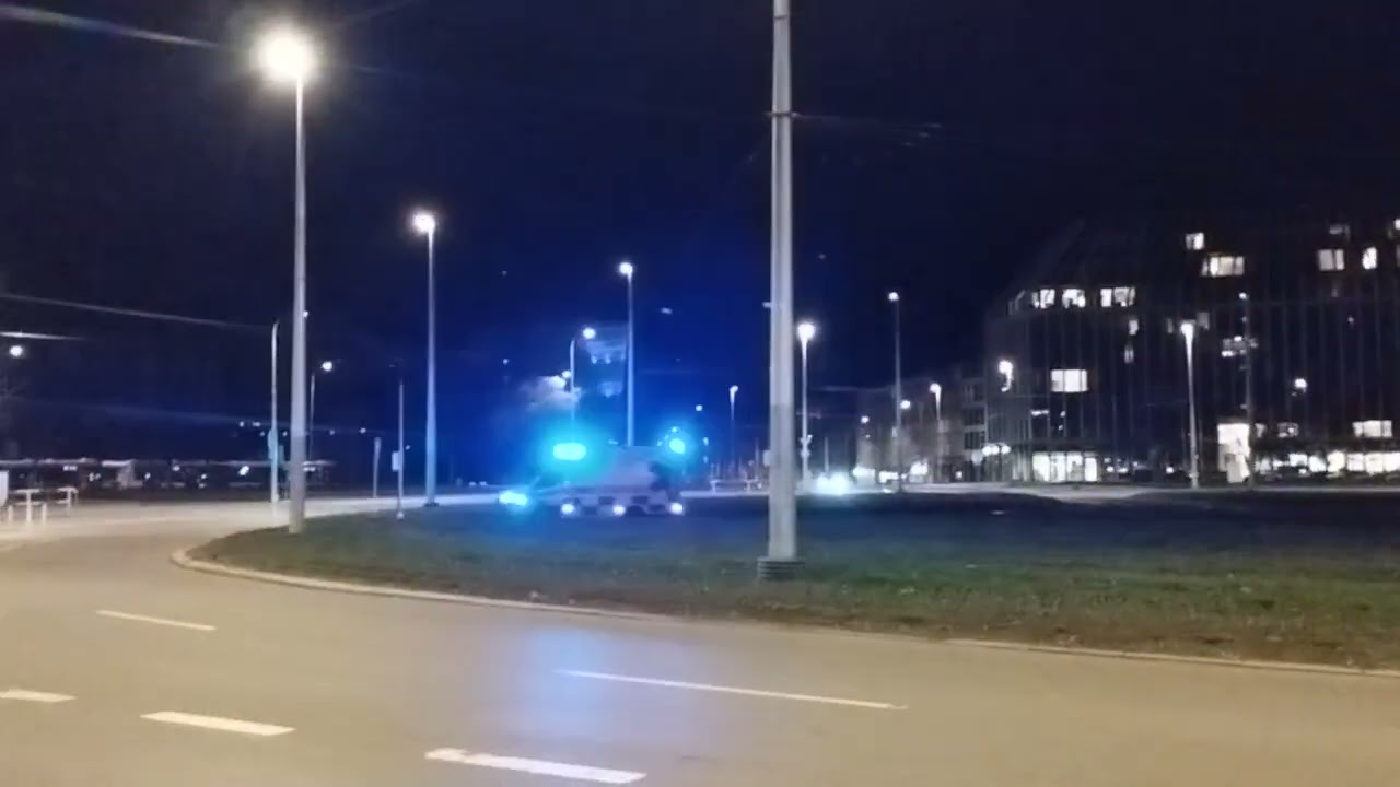 Better NEW rules for passing this HUGE roundabout for public busses = VERY GOOD