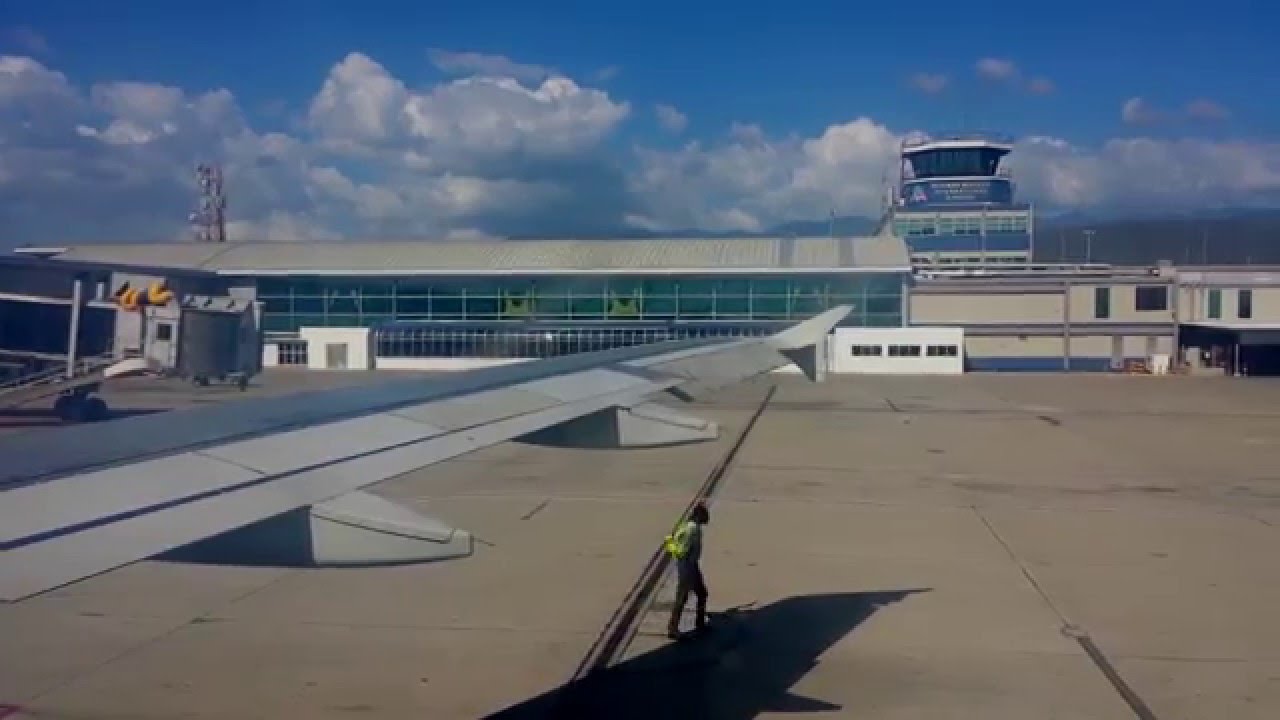 JETBLUE AIRWAYS I Flt # B6 60 Taking Off @ Kingston, Jamaica.