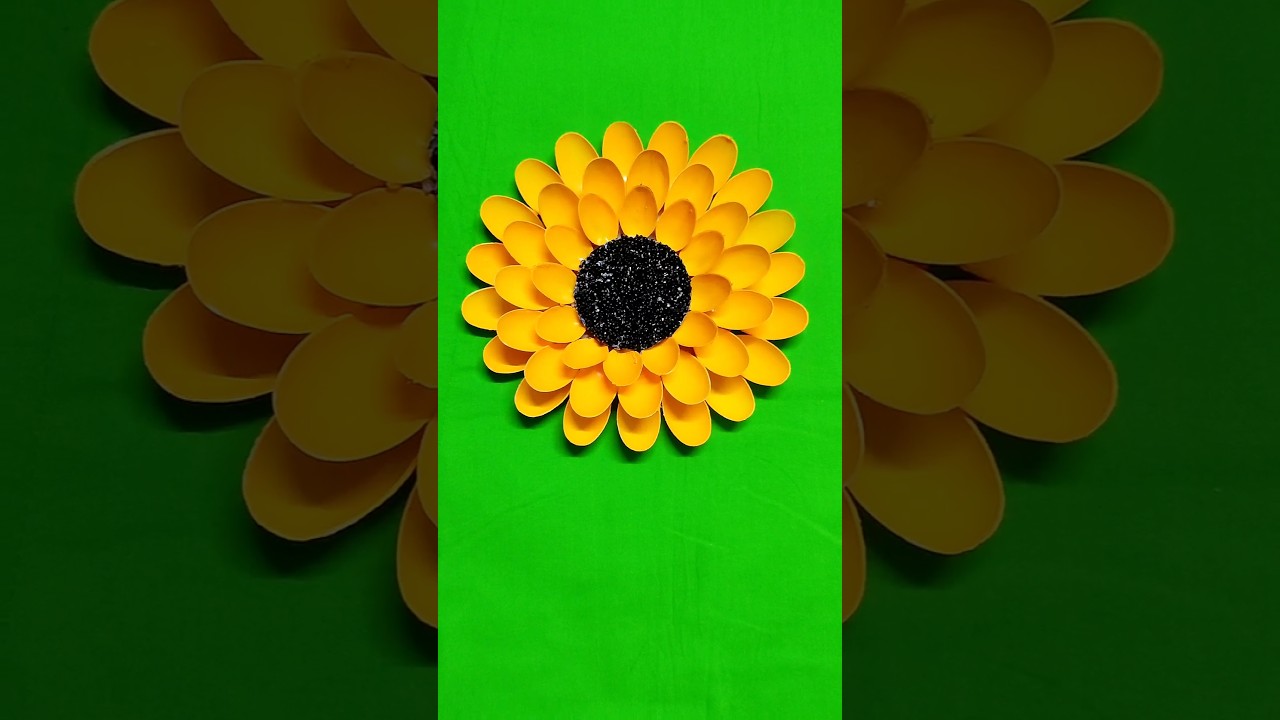 Beautiful Sunflower Making With Plastic Spoons / Plastic Spoon Craft Ideas #shorts #sunflower #craft