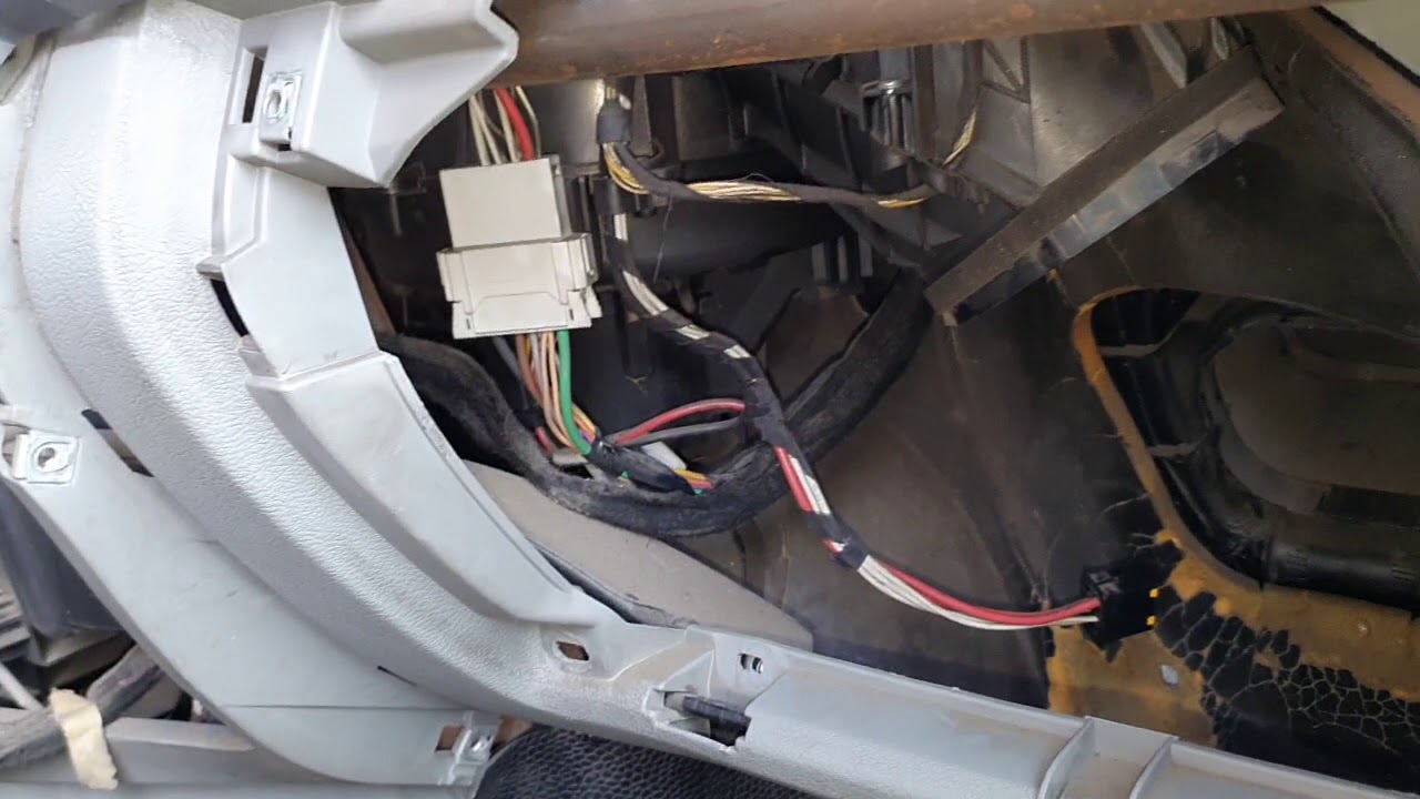 Wymiana rezystora dmuchawy Renault Master ll