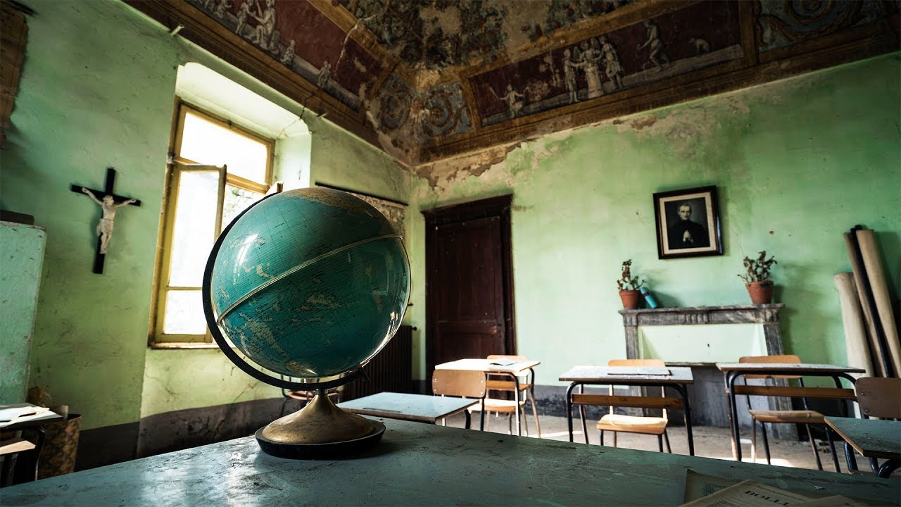 Abandoned Globe School and Italian Church - Europe Road Trip #16