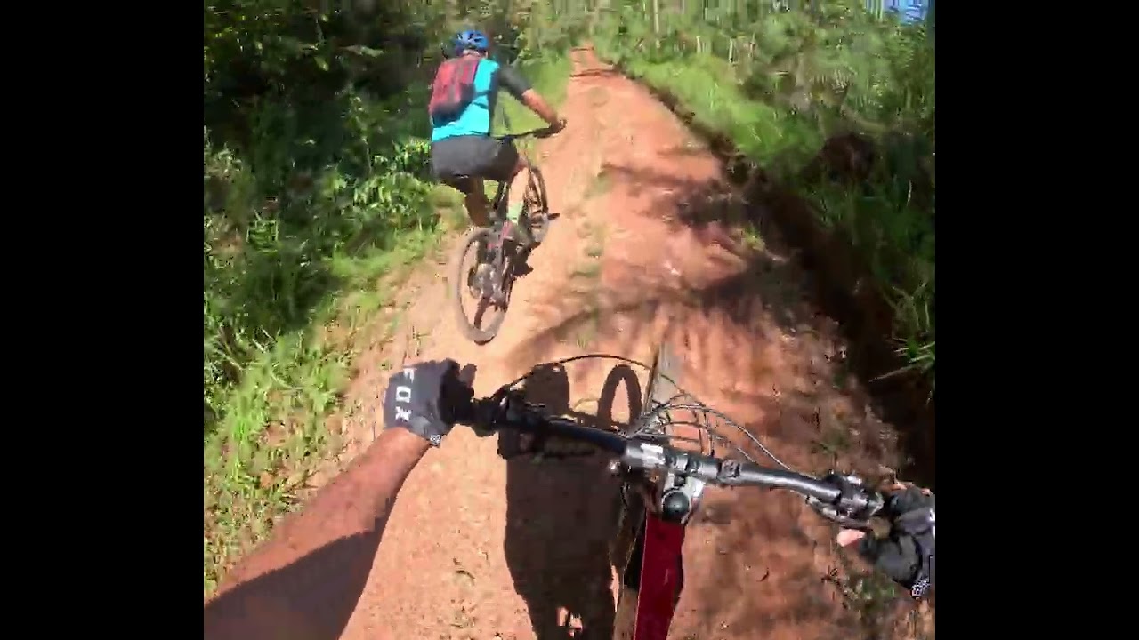 Descendo para a prainha Glaura… top