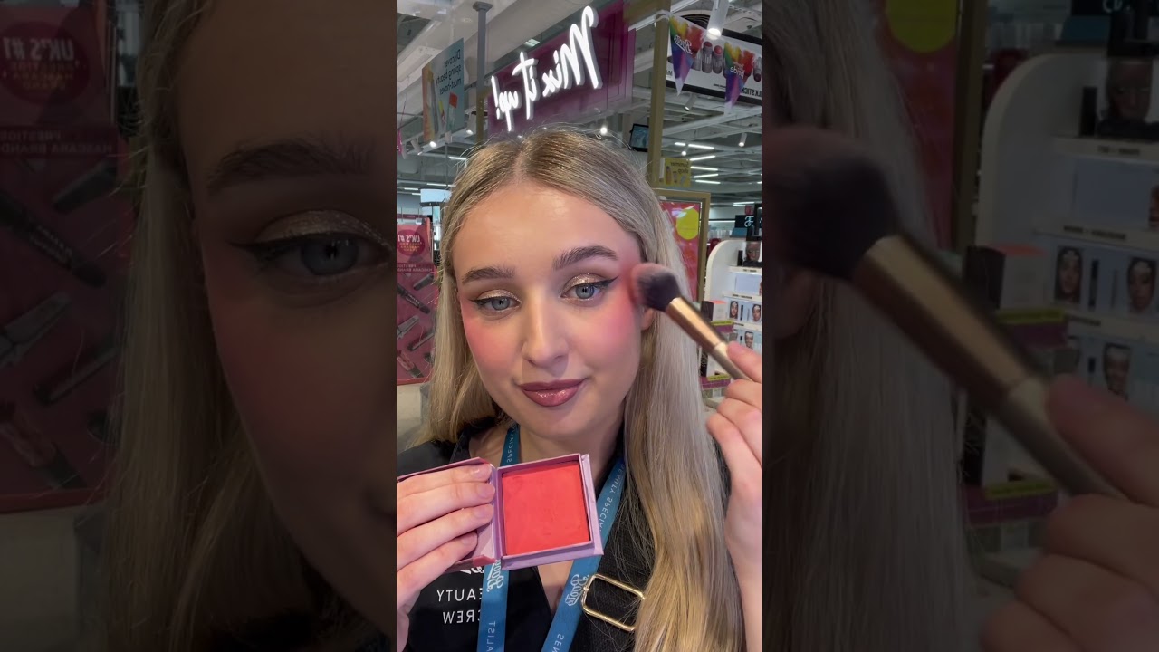 Face the fuchsia and recreate this Health & Beauty Magazine look | Boots UK #grwm #blush