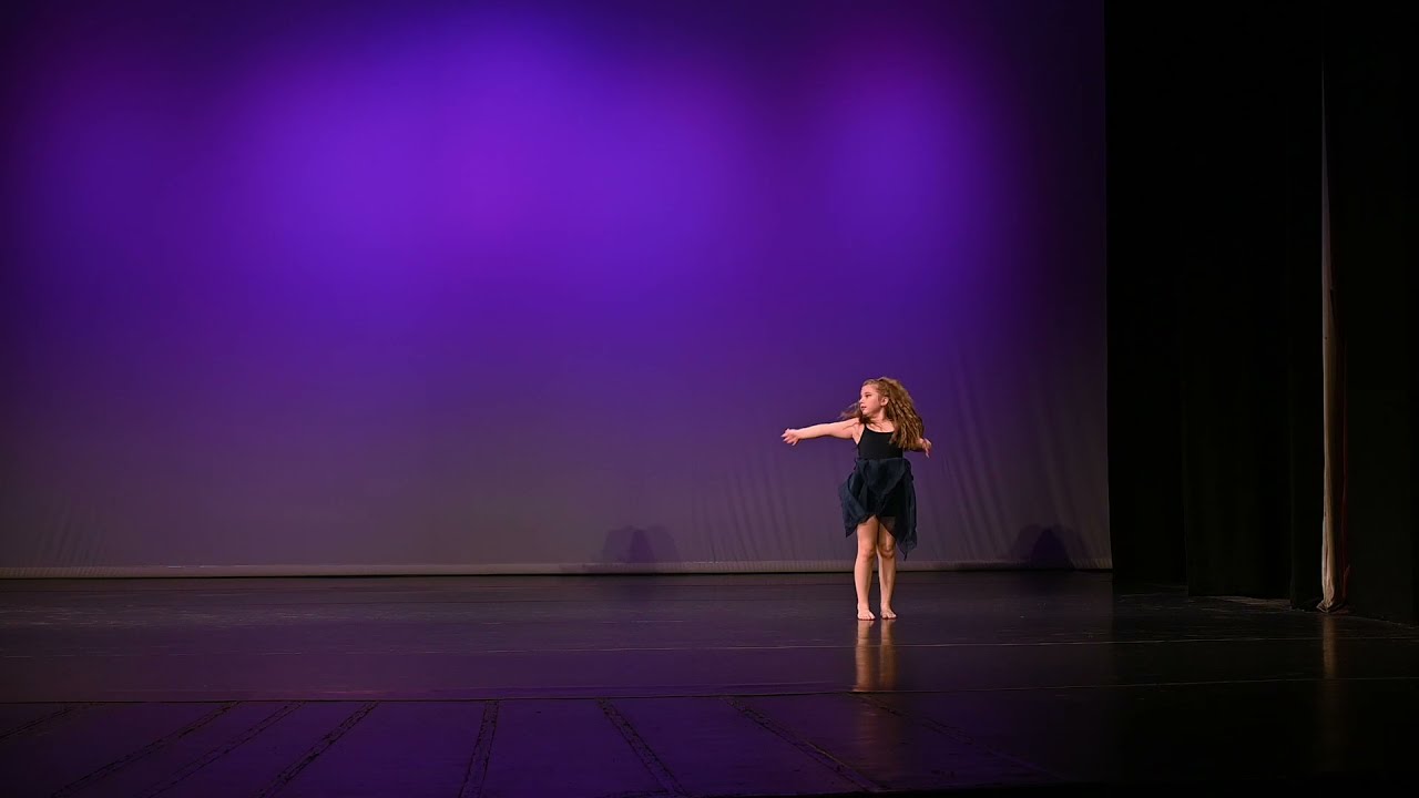 Contest  - Video,   Ana Bovnoczki  -   