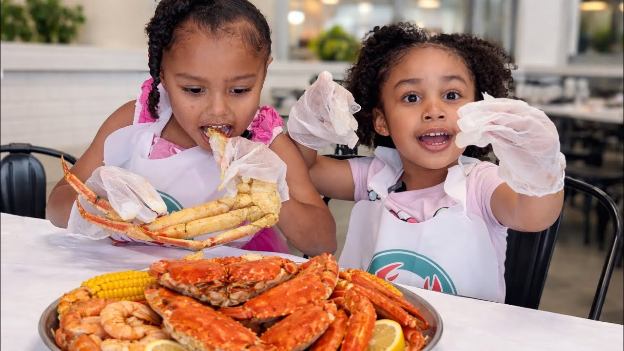 ME & PINKFACE ATE CRAB FOR THE FIRST TIME! 💕🦀